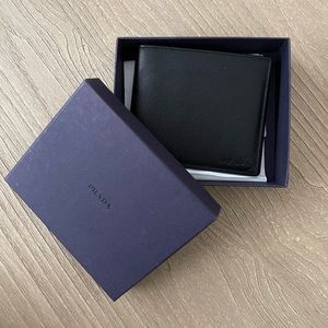 (SOLD) Prada Bi-fold Wallet Saffiano Leather